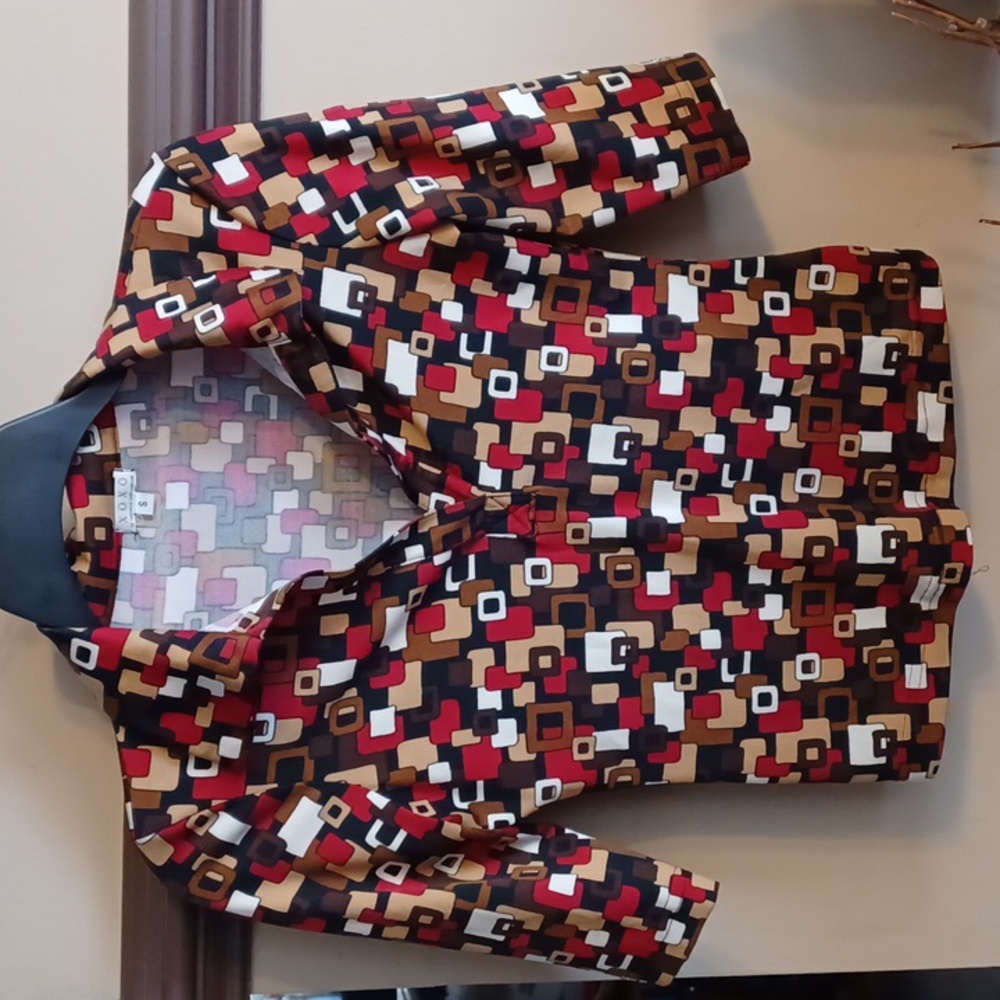 XOXO Geometric Pattern 3/4 Sleeve Top